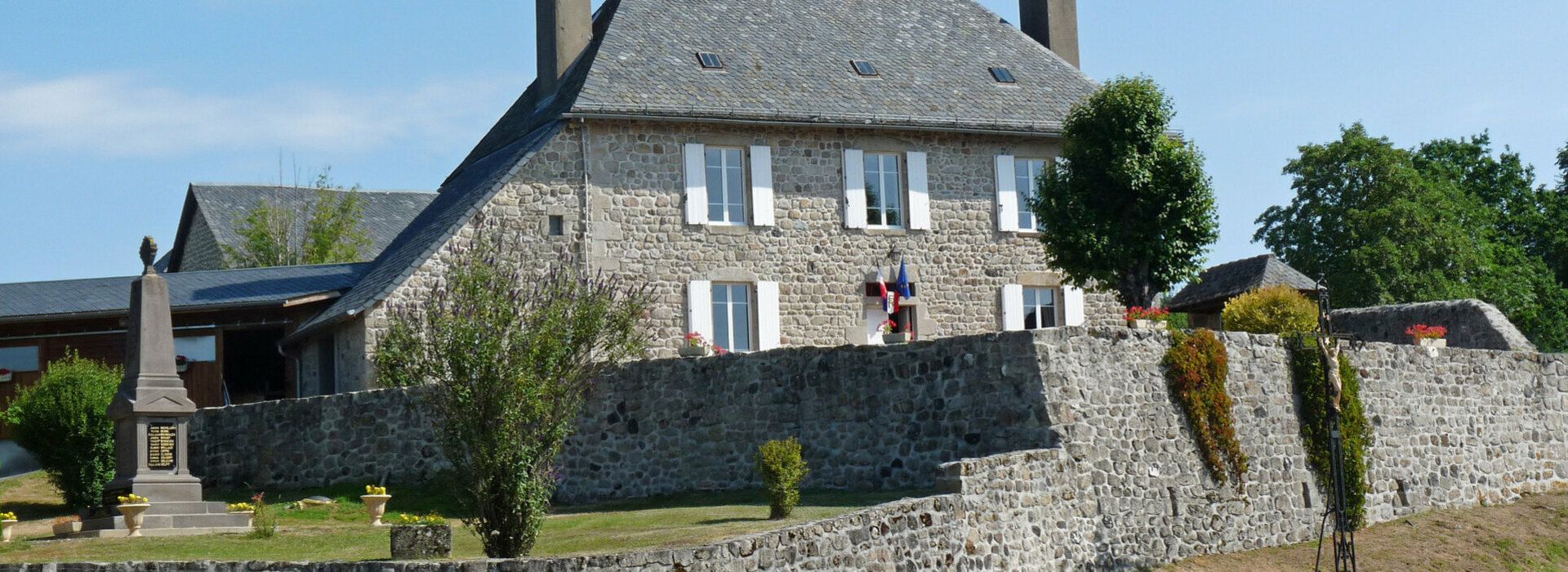 Sarroux-Saint-Julien, Sarroux, Saint-Julien-Près-Bort